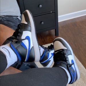med top jordan 1s
